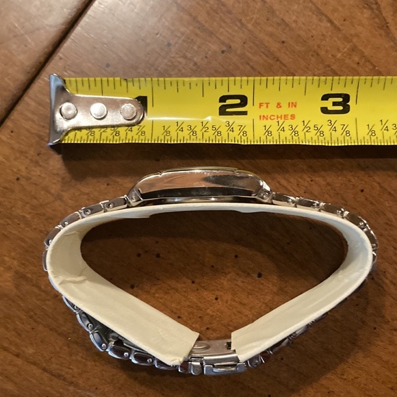 🌸NIB KENNETH COLE REACTION Womens Silvertone Watch - Picture 9 of 12